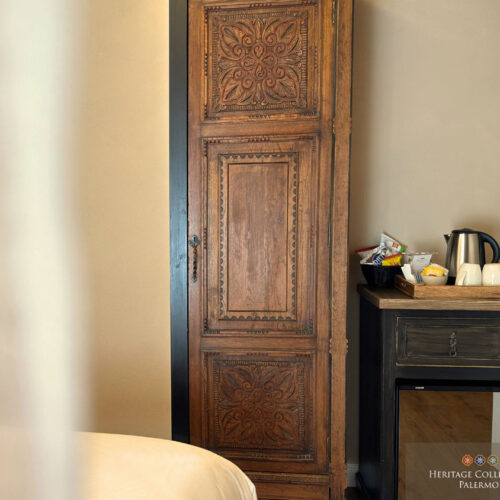 Camera Sulla Corte – camera con ampio bagno nel centro storico di Palermo